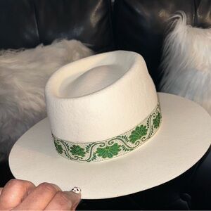 Lack of Color Women's Ivy Beverly Color off White  (LARGE 59 CM)